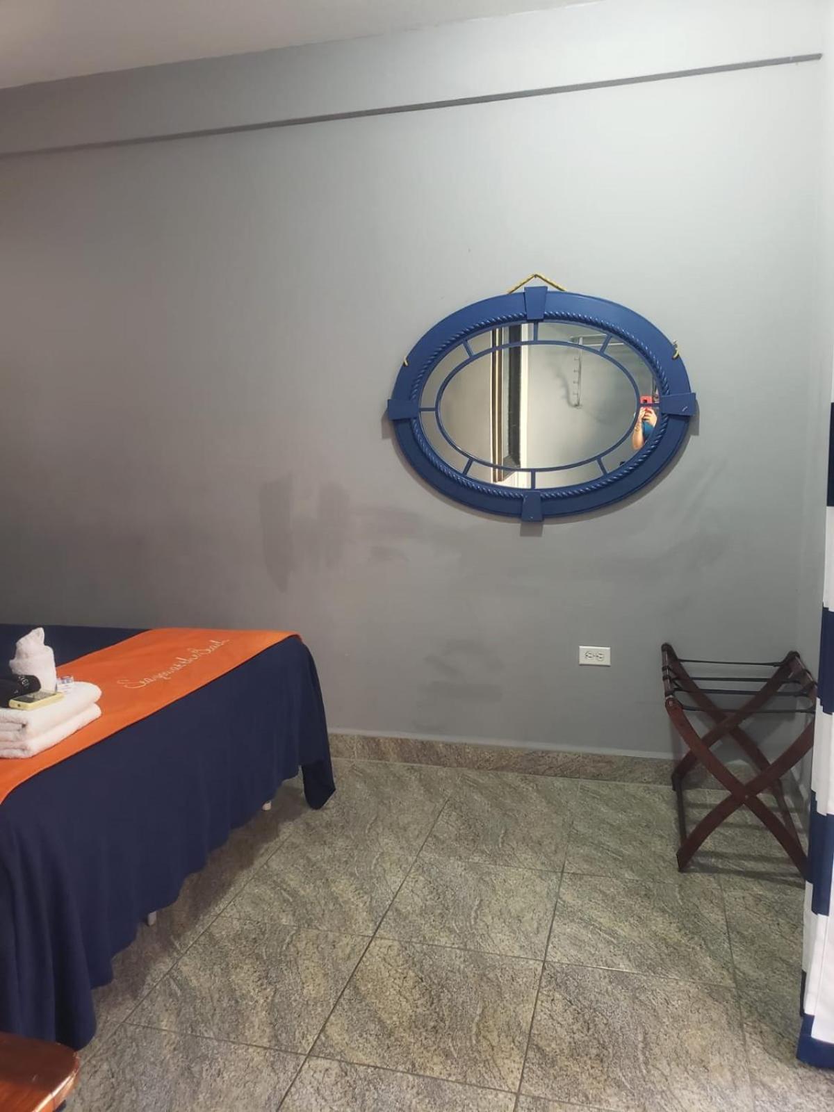 Beach Club Budget Rooms At Popeyes Caye Caulker Exterior photo