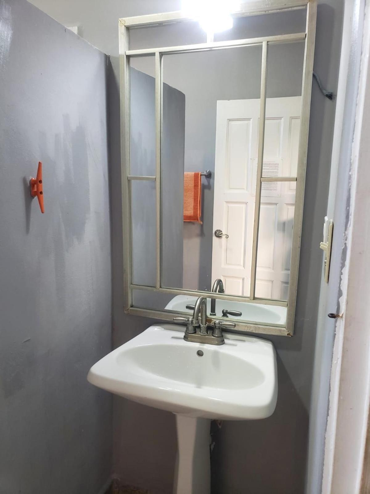 Beach Club Budget Rooms At Popeyes Caye Caulker Exterior photo