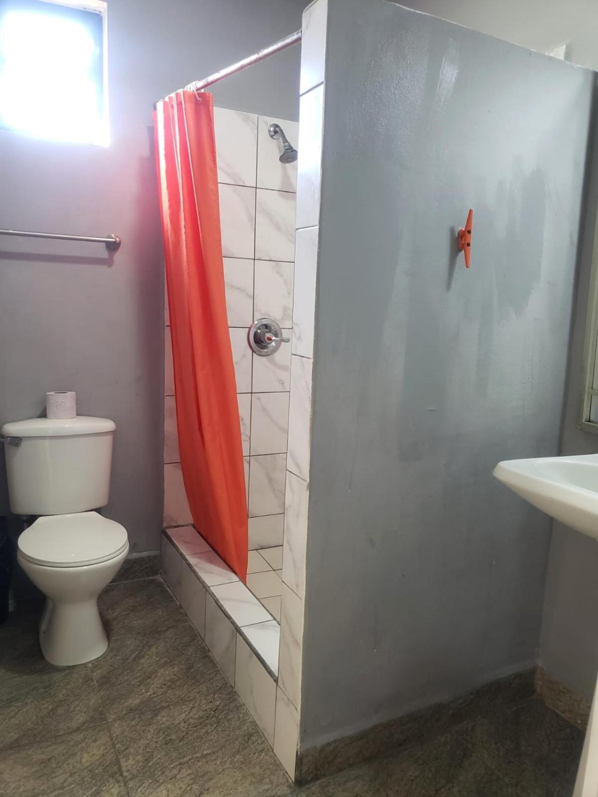 Beach Club Budget Rooms At Popeyes Caye Caulker Exterior photo