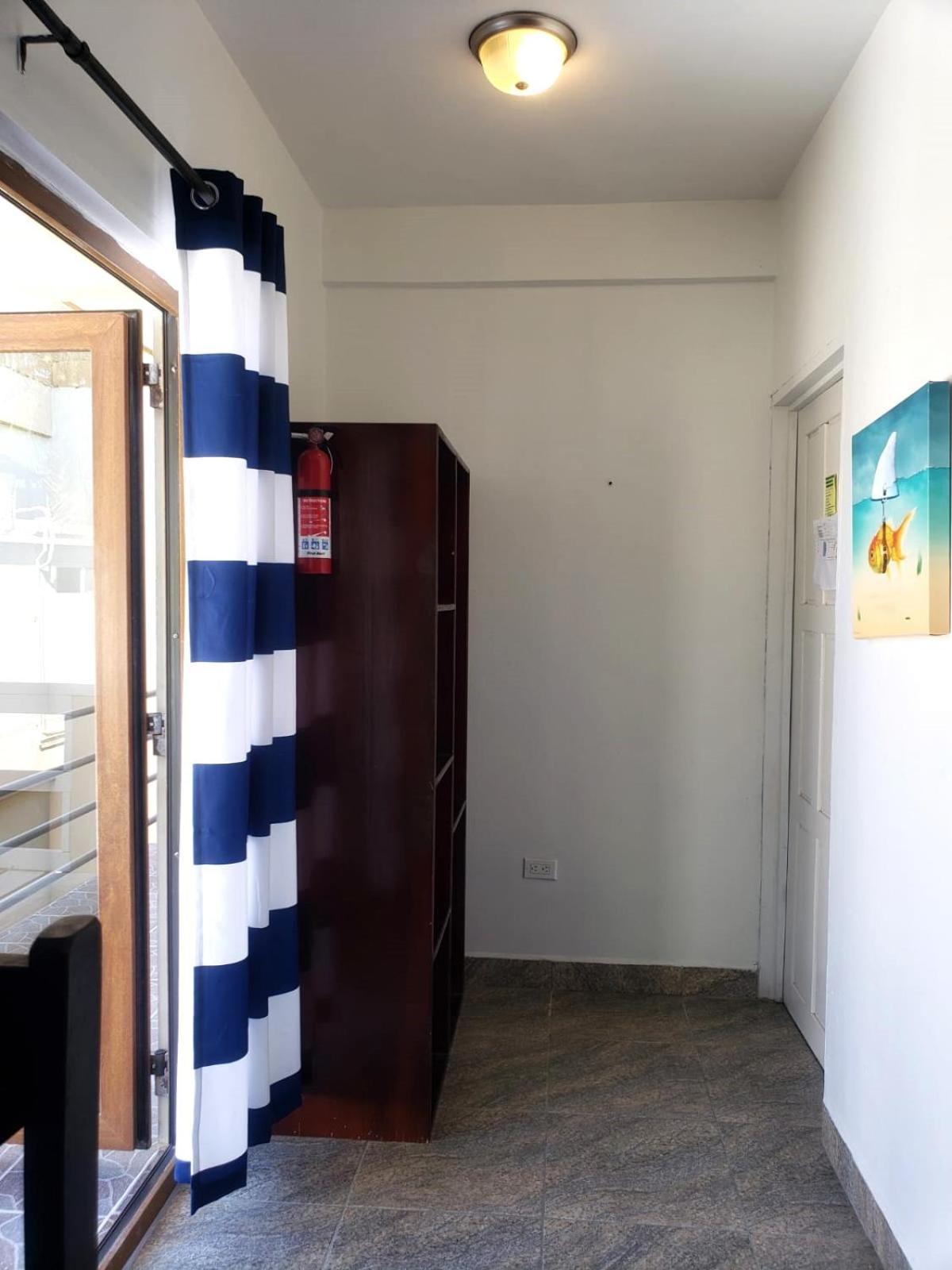 Beach Club Budget Rooms At Popeyes Caye Caulker Exterior photo